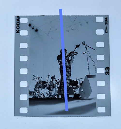 Negativo fotográfico original Dizzy Gillespie trompetista músico estadounidense de jazz 35mm film Rare