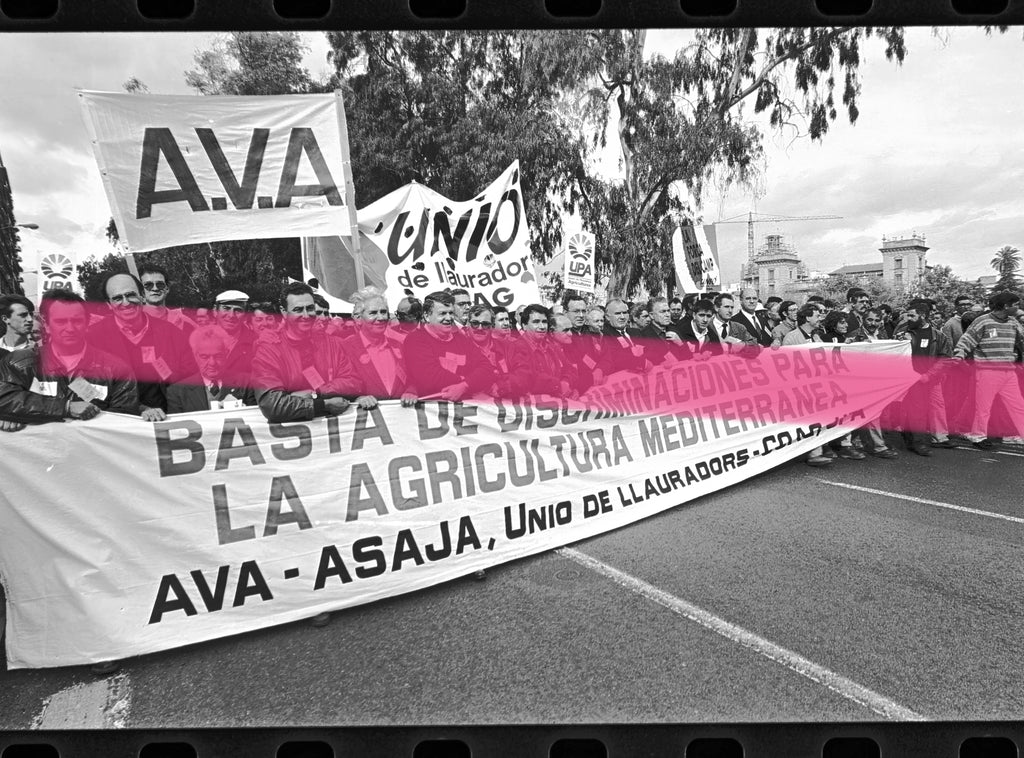 Originalfotonegativ Landwirte gegen Diskriminierung der mediterranen Landwirtschaft Valencia 1992 35mm Film Selten