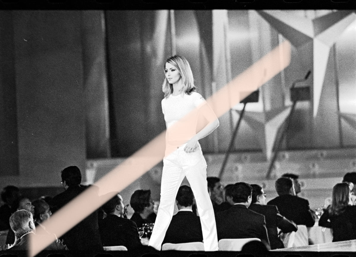 Originales Fotonegativ Sofía Mazagatos Model auf dem Laufsteg Premios Nova Valencia 1997 35mm Film Selten