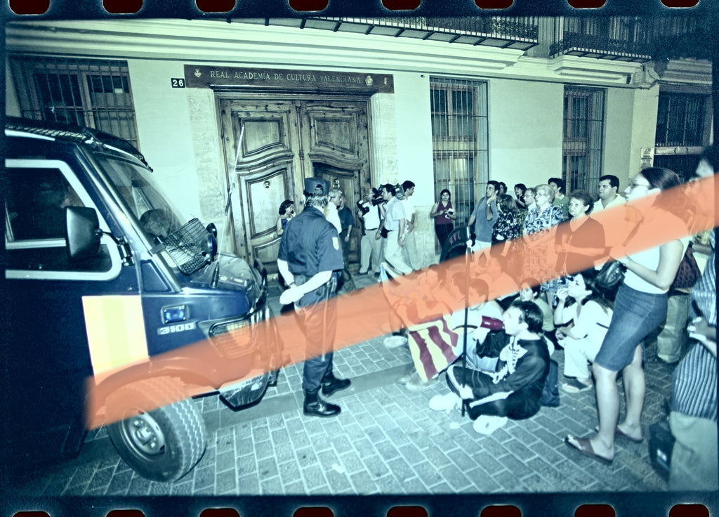 Original-Negativ Fotografie Protest RACV Xavier Casp Valencia 2001 35mm Film Selten