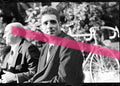 Negativo fotográfico original ciclista Miguel Induráin en primer plano con su bicicleta de la subasta benéfica al fondo Valencia 1996 35mm film Rare