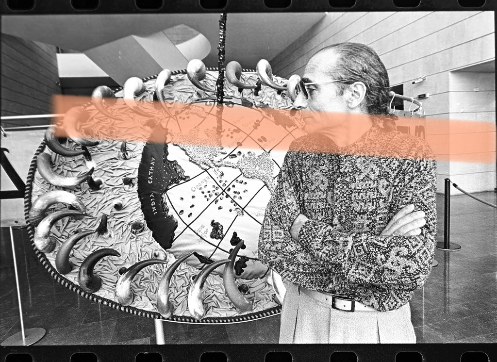 Originalfotonegativ Antoni Miralda im Profil neben einer Installation IVAM Valencia 1996 35mm Film Selten