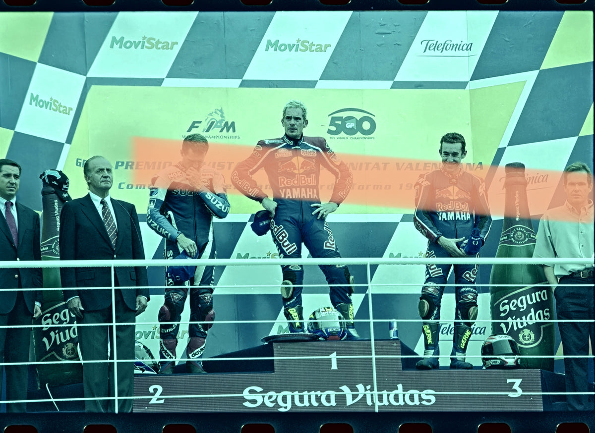 Negativo fotográfico original podio motociclismo 500cc Laconi Roberts Jr McCoy GP Valencia 1999 35mm film Rare