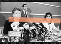 Originalfotonegativ David Lynch, Filmregisseur, auf einer Pressekonferenz mit Clementina Ródenas, Valencia 1992, 35mm-Film, selten