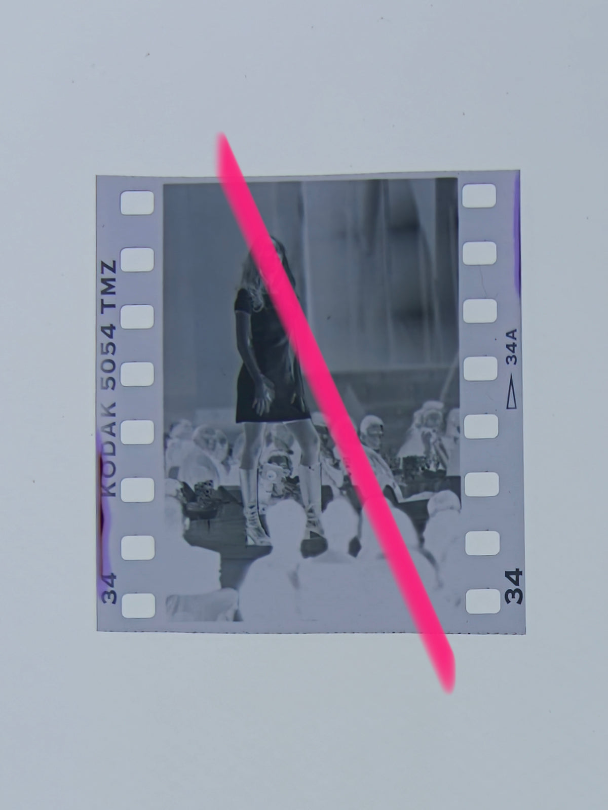 Negativo fotográfico original Claudia Schiffer modelo desfilando Premios Nova Valencia 1997 35mm film Rare
