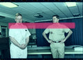 Originales Foto Negativ Militäroffiziere Royal Navy Präsentation an Bord der HMS Ark Royal NATO Alicante 2002 35mm Film Selten