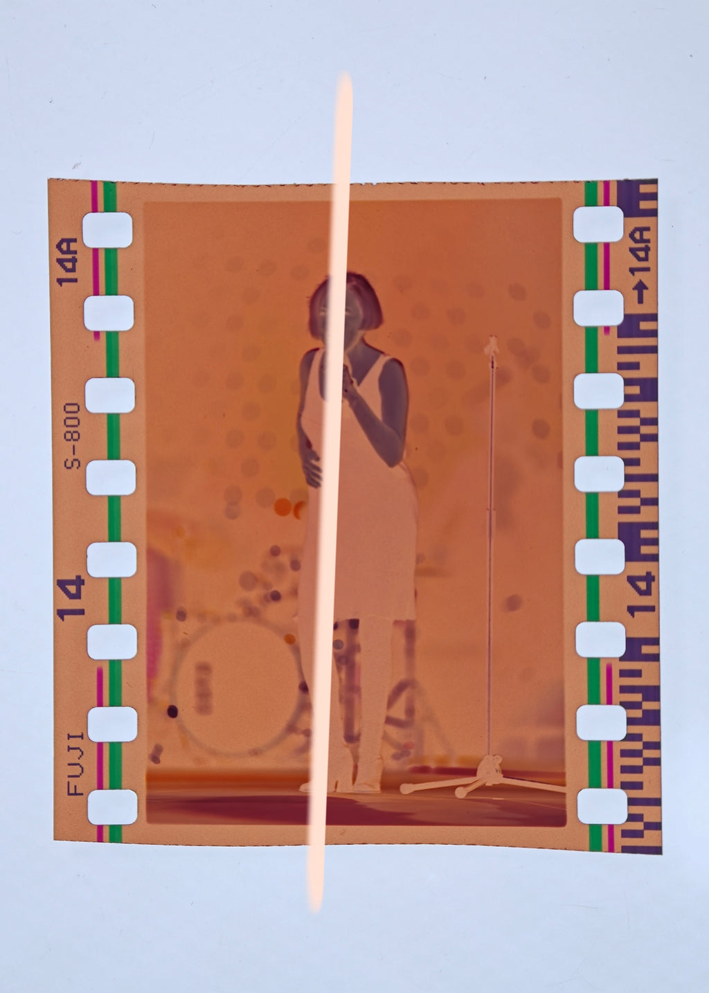 Originales Fotonegativ der kubanischen Sängerin Albita Rodríguez, Auftritt bei den Premios Nova Valencia 1999, 35mm-Film, selten