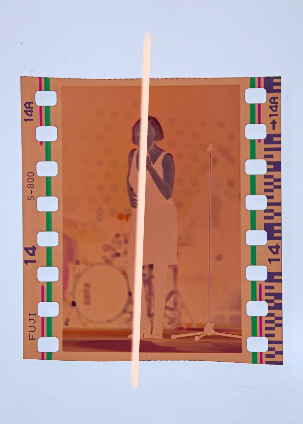 Originales Fotonegativ der kubanischen Sängerin Albita Rodríguez, Auftritt bei den Premios Nova Valencia 1999, 35mm-Film, selten