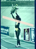Negativo fotográfico original Merlene Ottey atleta jamaicana plusmarquista mundial celebrando su victoria Valencia 2000 35mm film Rare